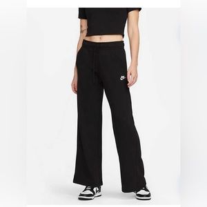 Nike wide leg sweats!!